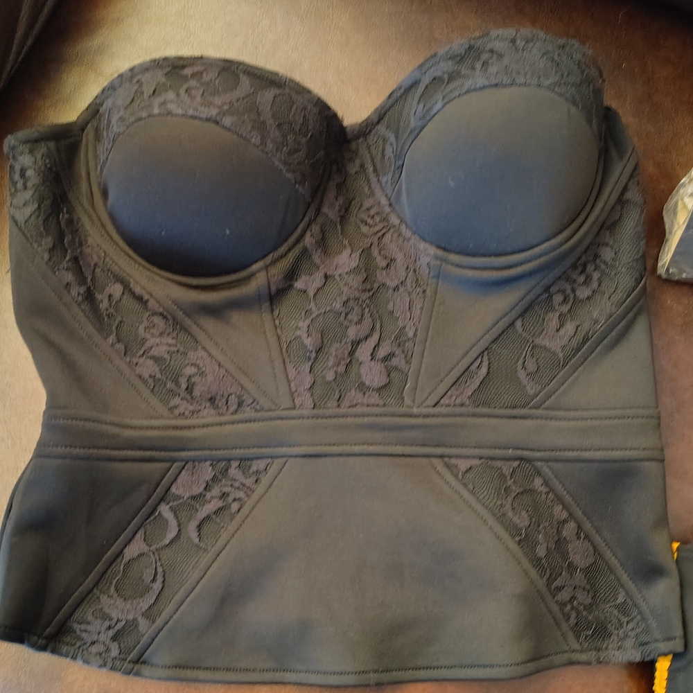 Elegant Black Lace Bustier